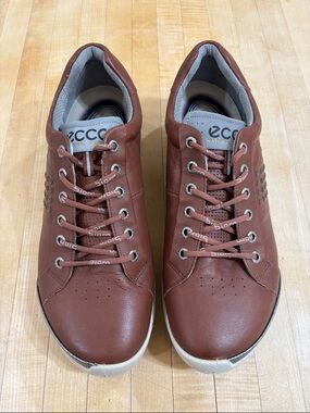 Ecco Men’s Size 9 Street‎ Yak Biom Soft Spikeless Golf Shoes Brown Silver